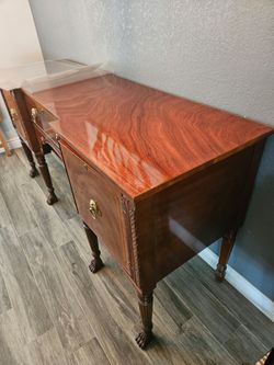 ​✨ Beautiful Vintage Solid Wood Buffet / Sideboard - Kindel "Irish Georgian Society Adaptation" ✨