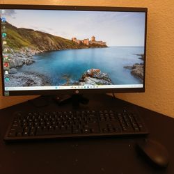 All In One HP Windows 11 Desktop