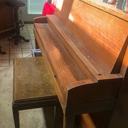 Vintage Piano