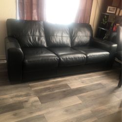 leather sofa in good condition