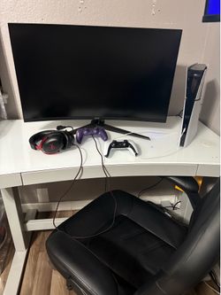 Ps5 , gaming chair, headset, 2 controllers, and acer monitor