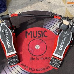 DW5000 Double Kick Drum Pedal **Current Model ** Retails for $599 Case Included 
