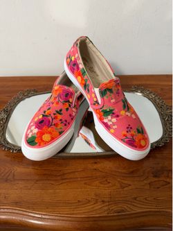 Women's Pink Floral Slip-On Canvas Sneakers 🌸