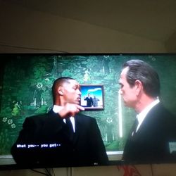 It A Lg T.V  It Come With Sound Bar In Subwoofer It All. Work S Good 