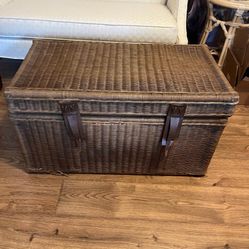 VTG Wicker Trunk 