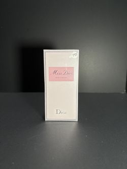 Miss Dior Rose Nā Roses