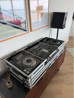 Pair of CDJ 2000+ Mixer DJM 2000, harmony coffin + 2 focal speakers
