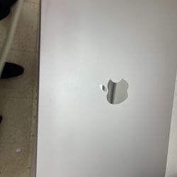 BRAND NEWW MACBOOK PRO CASHONLY 