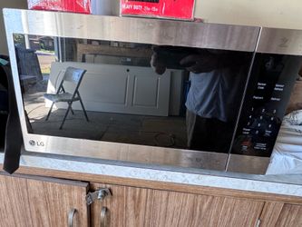 LG 1200w Sensor Cook Microwave