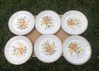 Brand new Six stone wear plates with flower design