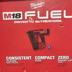 Milwaukee Fuel M18 16ga Angled Finish Nailer 
