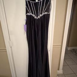 Brand new black prom dress (cash and meet ups only)