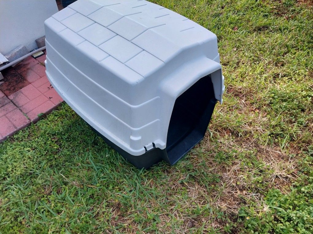 Dog House Heavy Duty Outdoor For Sale