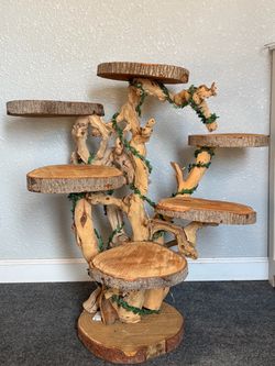 Tree cake holder