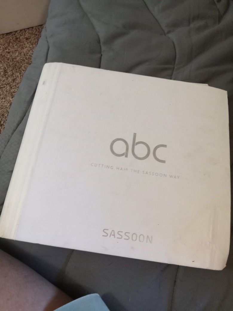 ABC VIDAL SASSOON CUTTING HAIR THE SASSON WAY BOOK