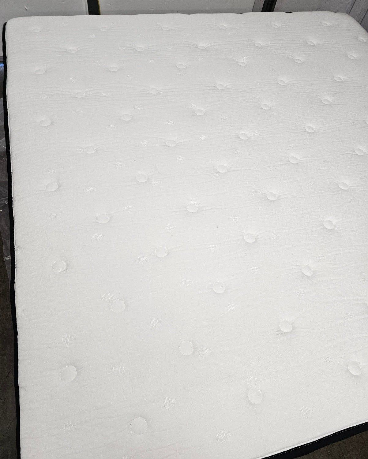 LIKE NEW! Wayfair King Size Mattress - Delivery Available