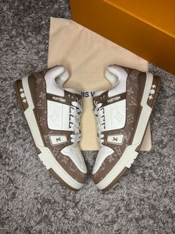 Lv shirt size 9