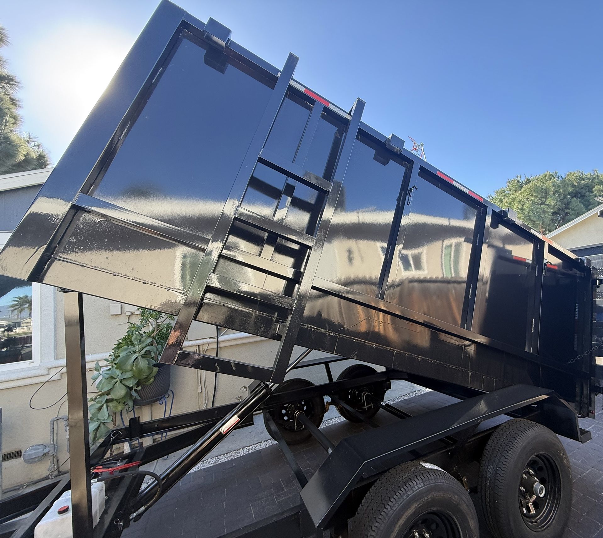 New Hydraulic Dump Trailer with Smooth Walls