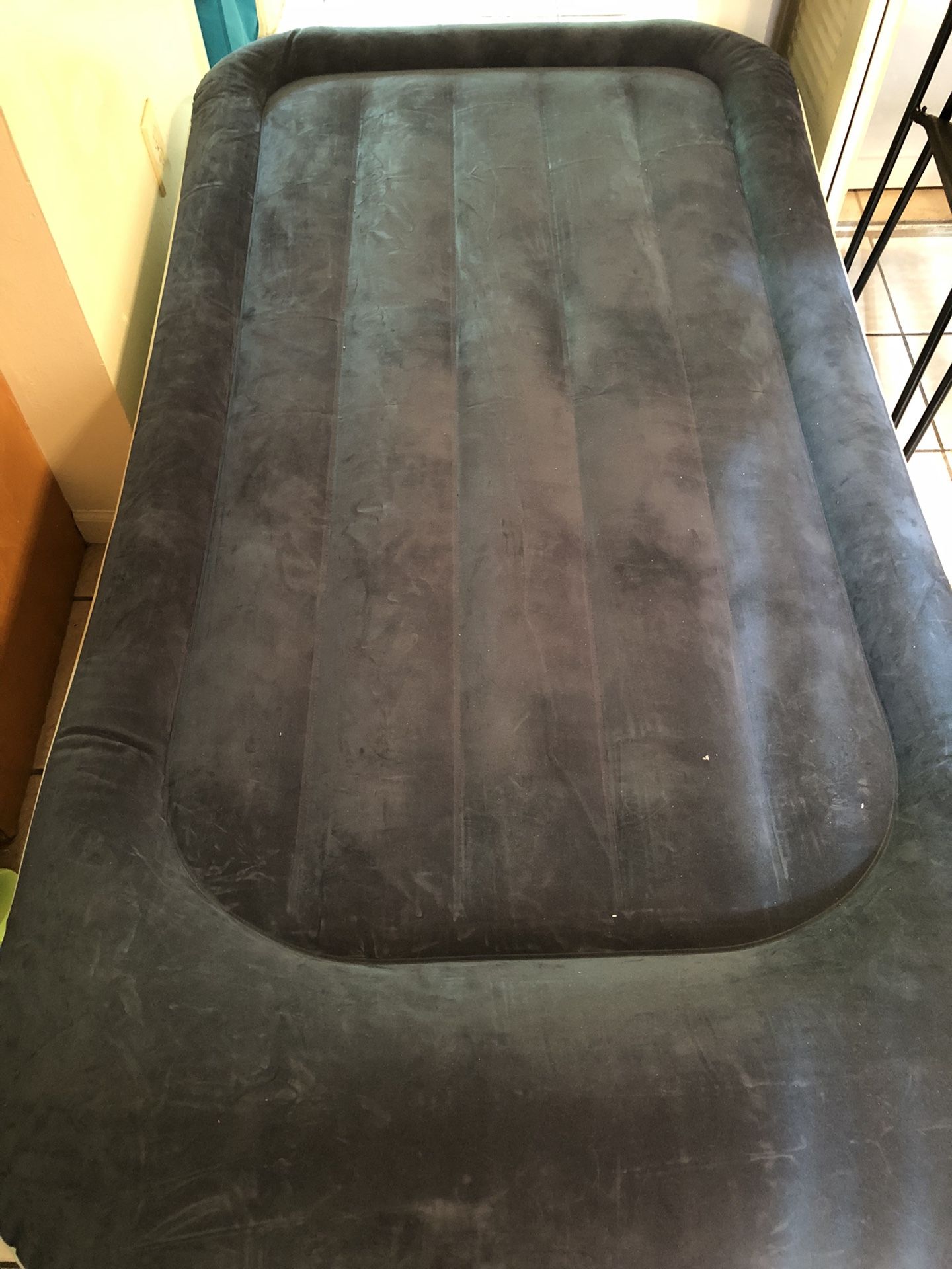 Intex Twin Air bed