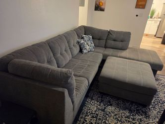 Sectional couch w/ottoman