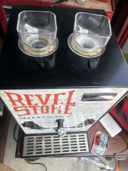 Liquor dispenser And Chiller