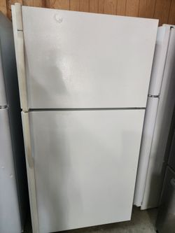 Kenmore refrigerator top and bottom works good ⭕️⭕️
