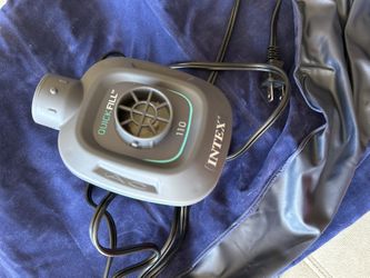 Air mattress (Twin size) & pump