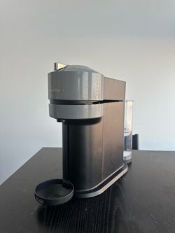 Nespresso Vertuo Next Coffee Machine by De'Longhi