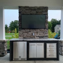 Coyote Side By Side Built-In Pull Out Trash & Recycle