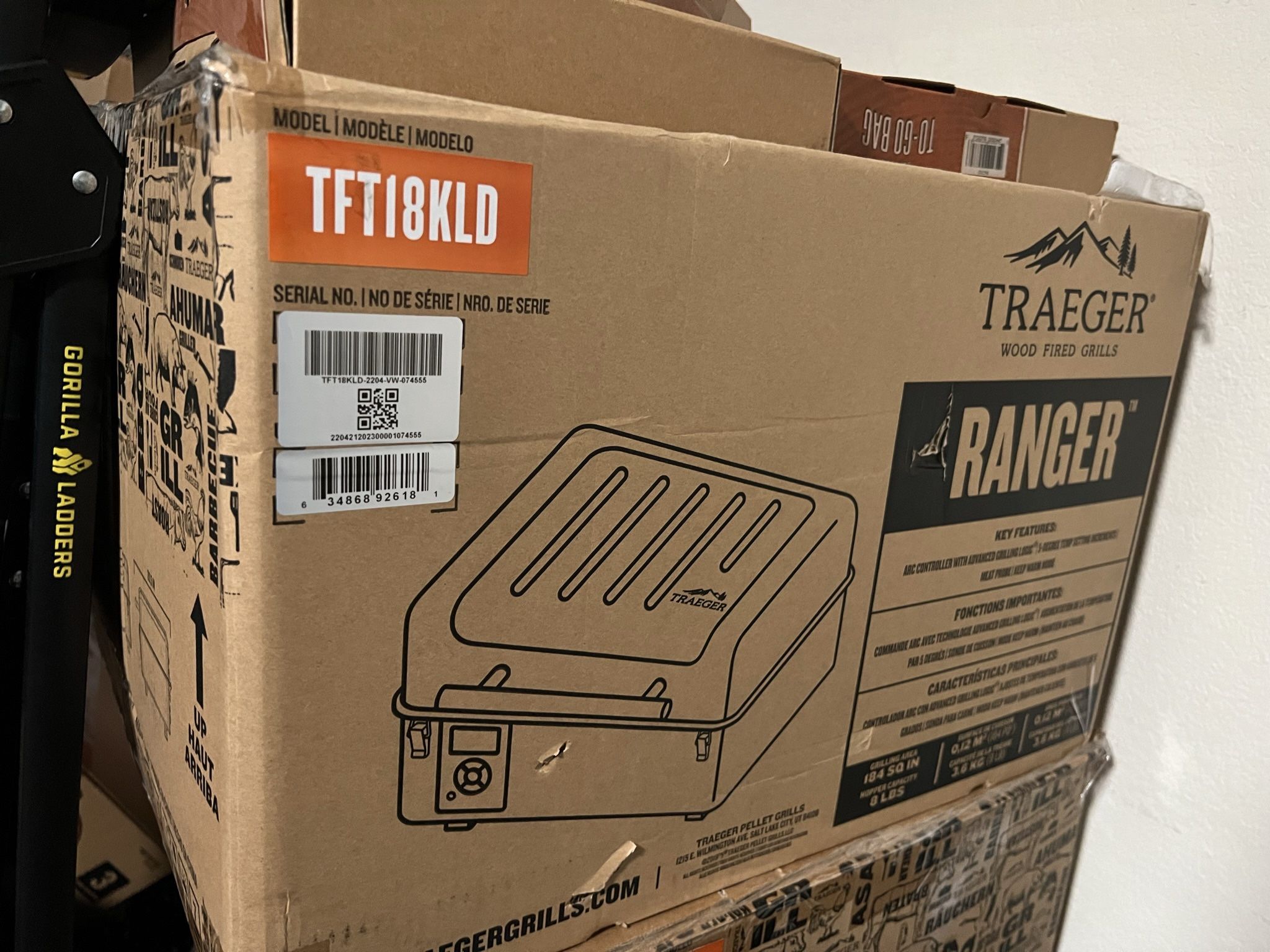 Traeger grill - Brand New - Tailgater W/ Cover