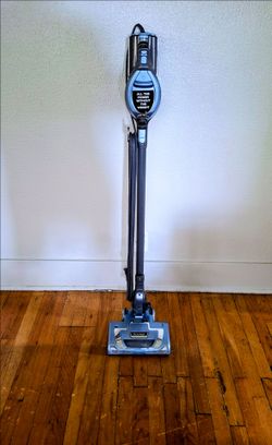 SHARK Rocket Deluxe Pro Vacuum