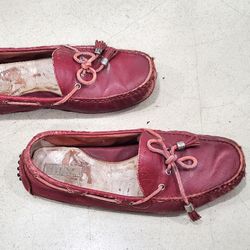 cole haan ladies burgundy flat shoes moccasin Size 8

Product details
Fabric type 100% Leather
Care instructions Machine Wash
Sole material Leather an