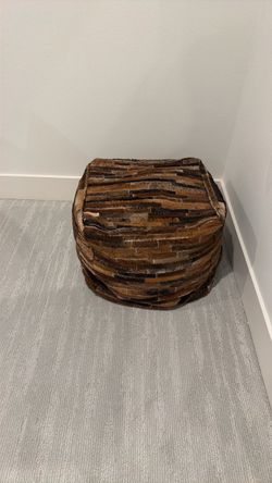 Dania pouf