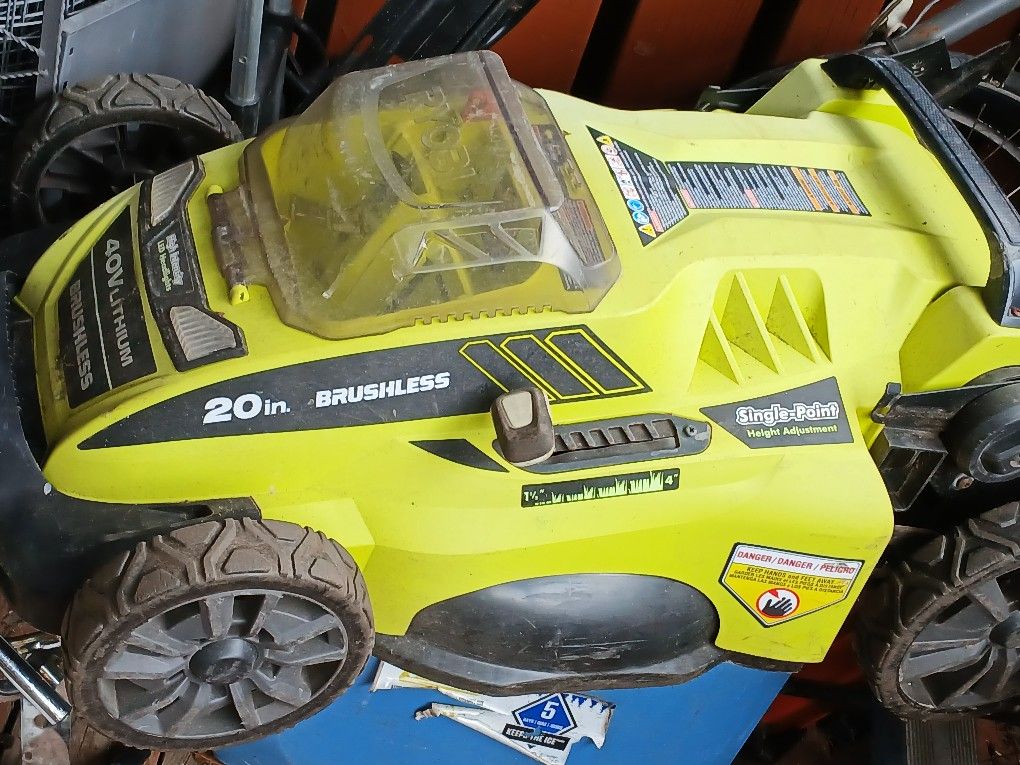 Ryobi LAWN MOWER 40VOLT BATTERY OPERATED.