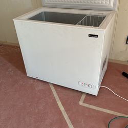 Magic Chef Freezer