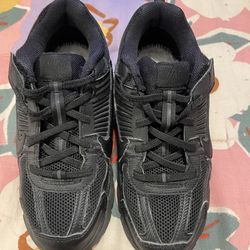 Kids Nike size 3 youth