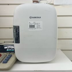 TRAVEL MAKEUP FRIDGE