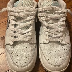 Nike Dunk Low Sz 8.5 (Send Best Offers)