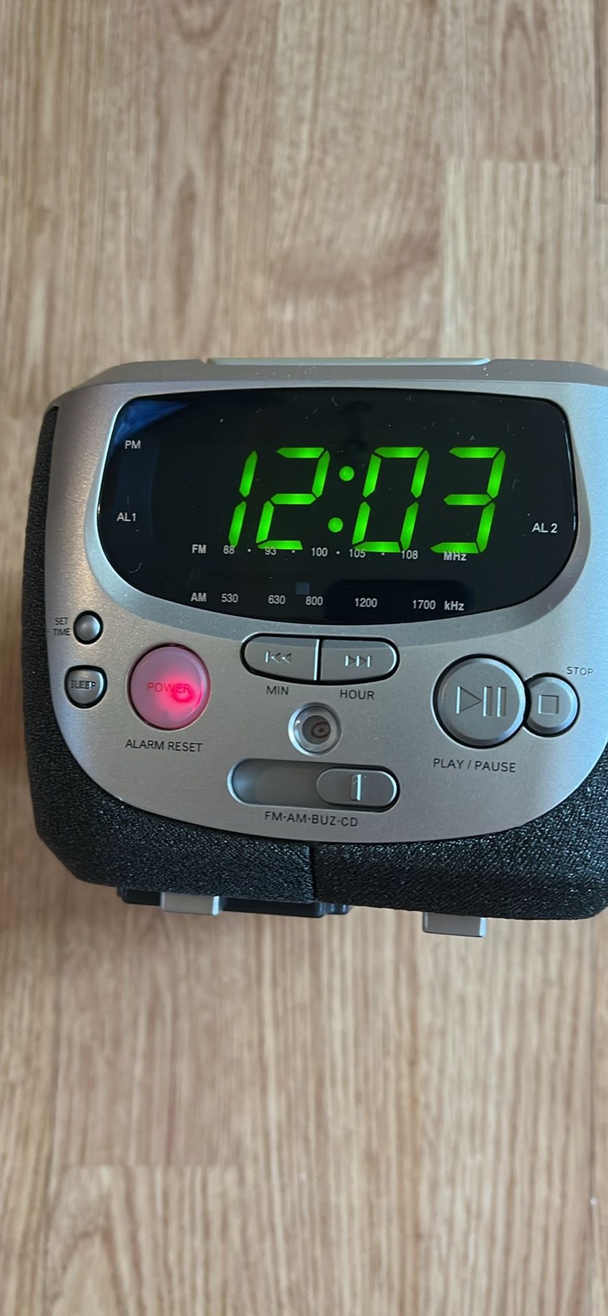 AM/FM Dual Alarm Radio