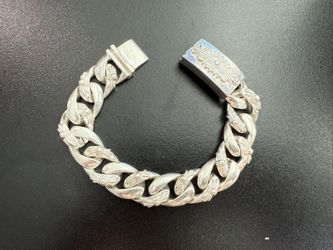Fashionable decorative bracelet