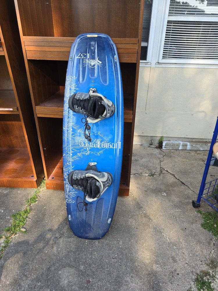 2006 Liquid Force Synergy 137 Wakeboard Package