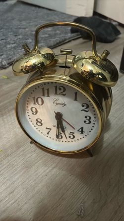 Old style alarm clock