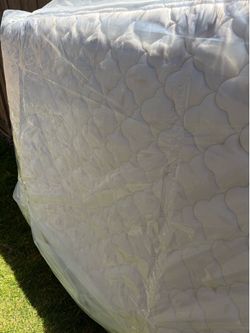 Full size mattress
