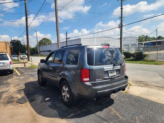 Honda Pilot SUV Gray