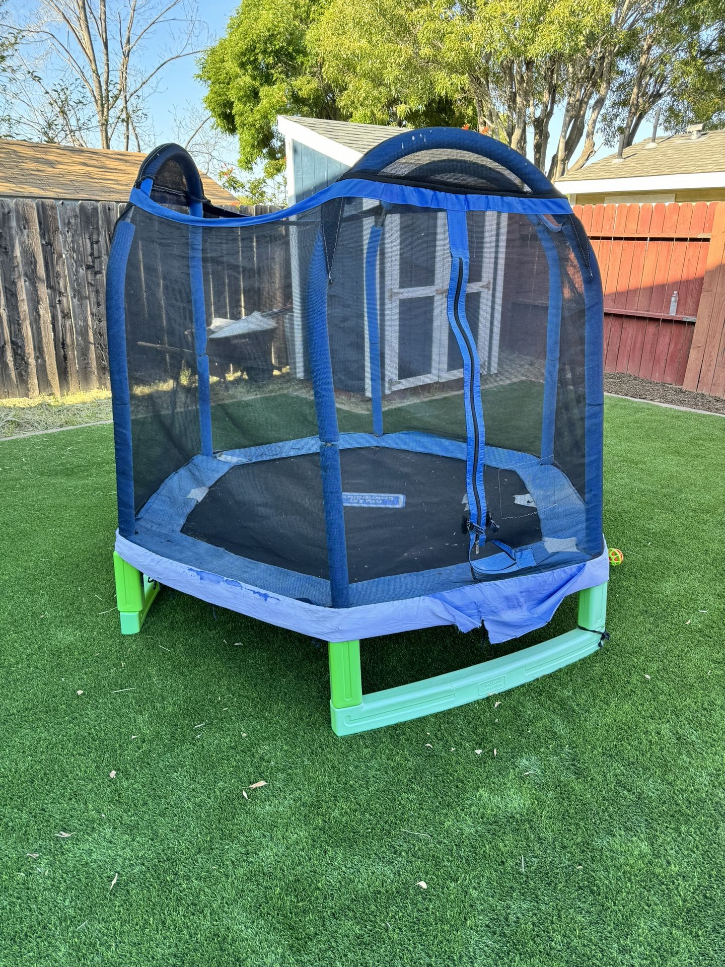 Kid / Toddler Trampoline 