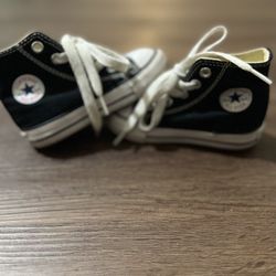 Black 5T Converse