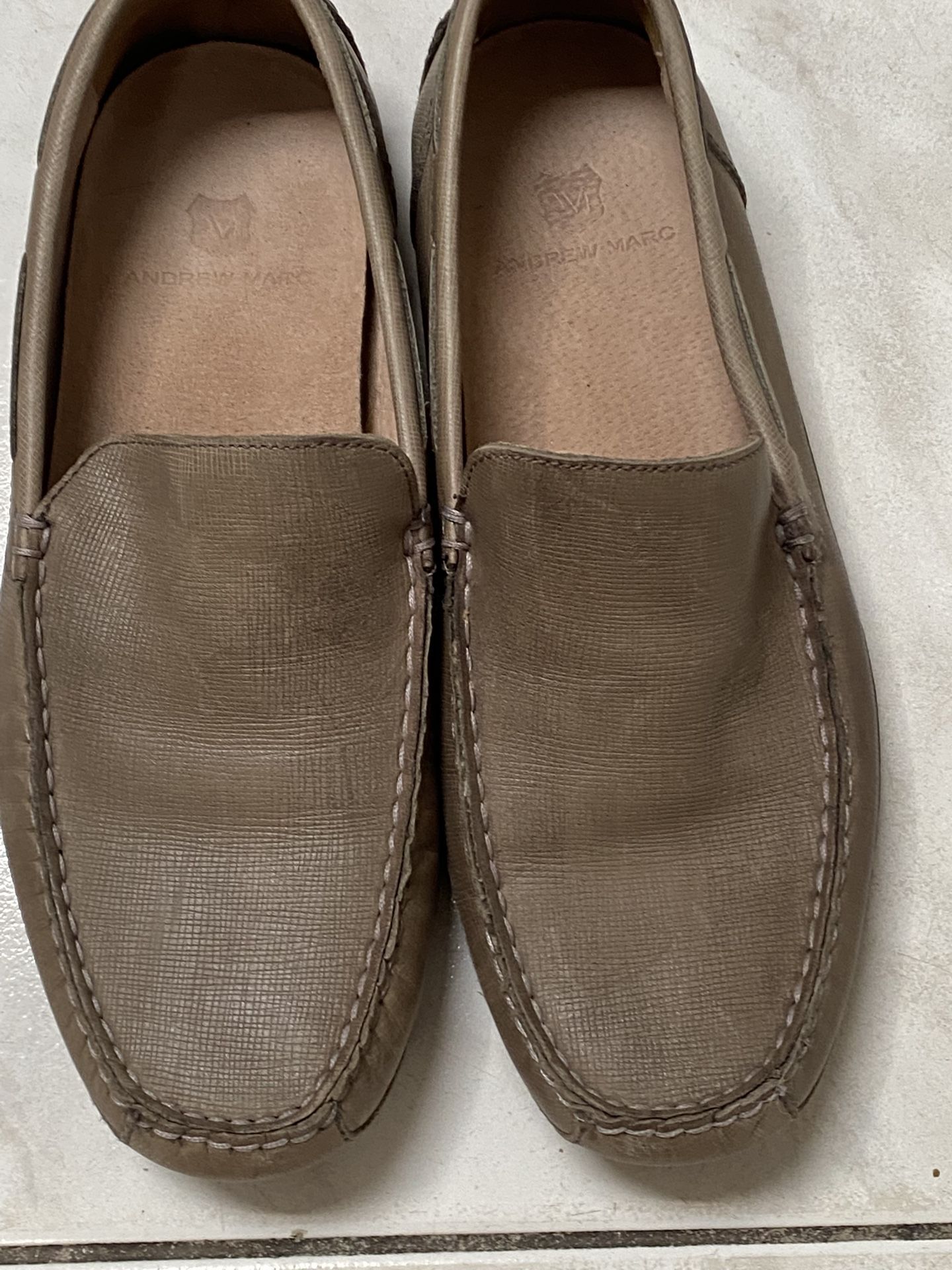 9 1/2 Andrew Marc Mens Loafers
