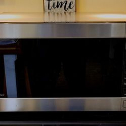 Large Microwave Clean Powerful 2.2 ft 1250 Watts