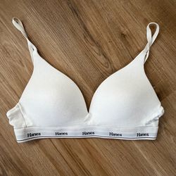 Hanes Wireless White Seamless Smooth Comfort Bra