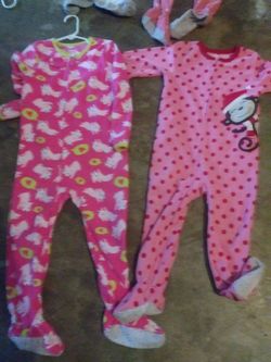 3t 4t girl fleece pjs $4 each